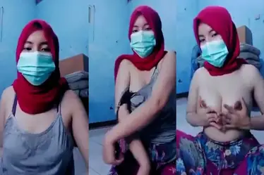 Bokep Jilbab Merah Remas Toket Live Paling Sange